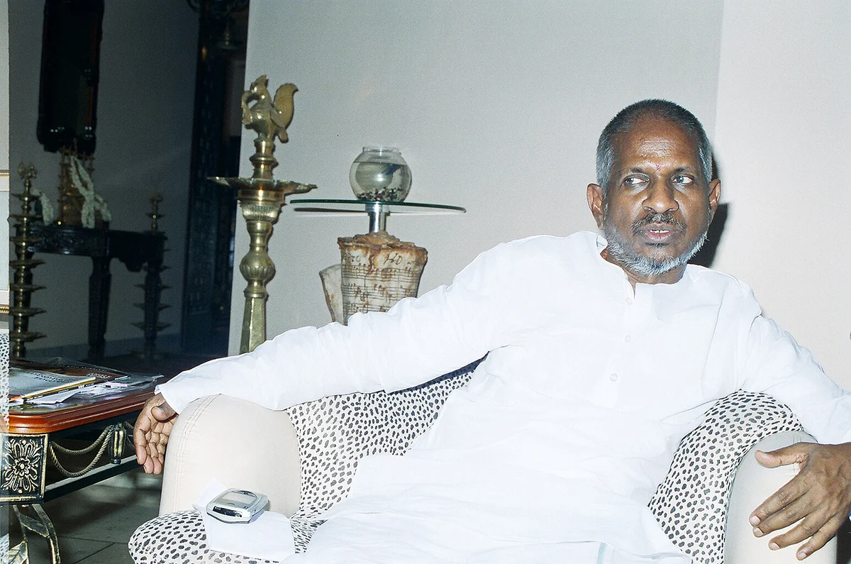 Rajavin Parvaiyil - Ilaiyaraaja - 20