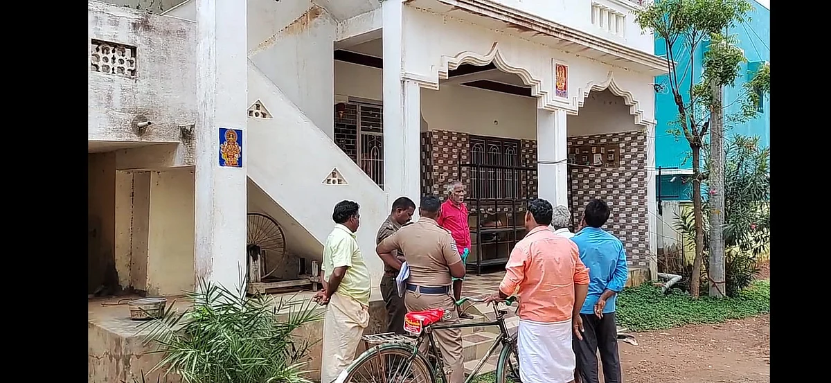 ஜவுளி வியாபாரி வீட்டில் கொள்ளை