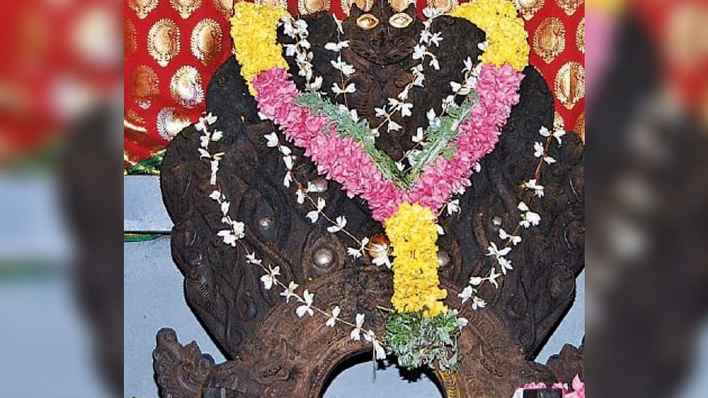 Neeli amman: Divine human Gods stories - Aval Vikatan