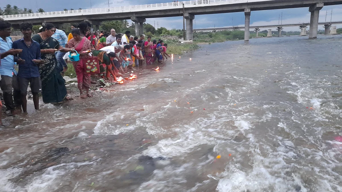 அமராவதி ஆற்றை வணங்கும் நிகழ்வு