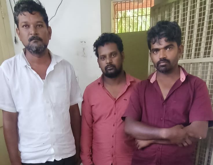 சேலம்: `இங்க இருந்த டவரை காணோம்’ - அதிர்ந்த அதிகாரிகள்; எடைக்குப் போட்ட கும்பல்