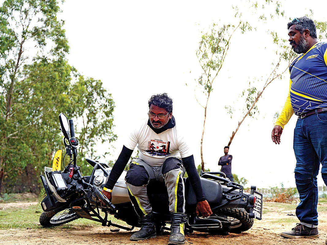 யெஸ்டி டீம் கொடுத்த அட்வென்ச்சர் பயிற்சி!