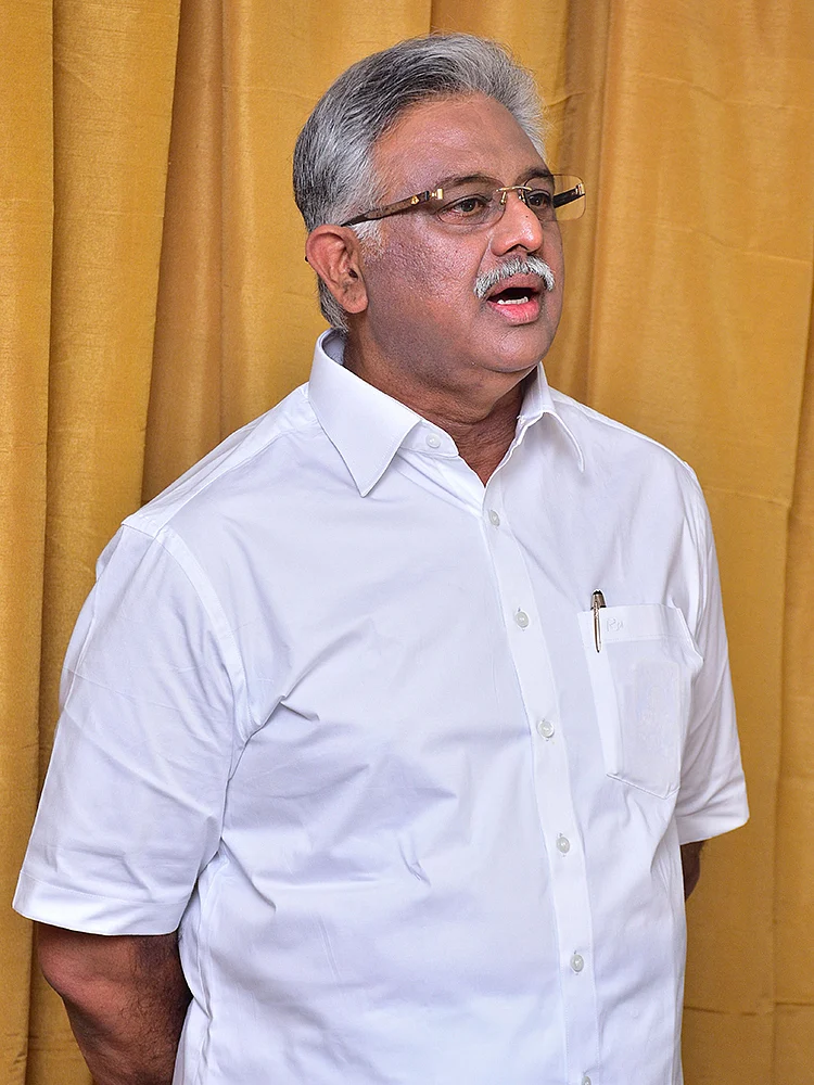ரஜினி அரசியலுக்கு வராததற்கு கொரோனாவும் சீனாவும்தான் காரணம்! - அடடே அர்ஜுனமூர்த்தி