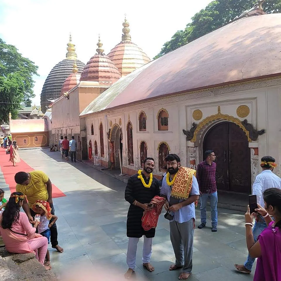 மோகன்லால் காமாக்யா கோயில் தரிசனம்