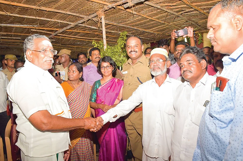 மதமல்ல முக்கியம், மனிதமே பிரதானம்!