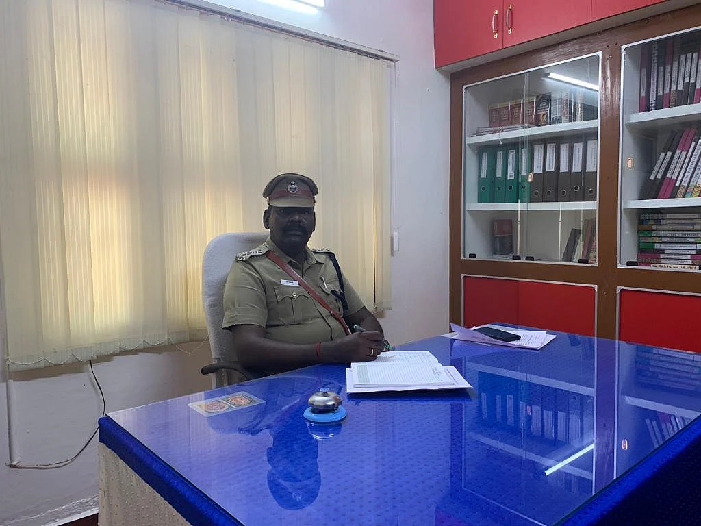 டிஎஸ்பி முருகன்