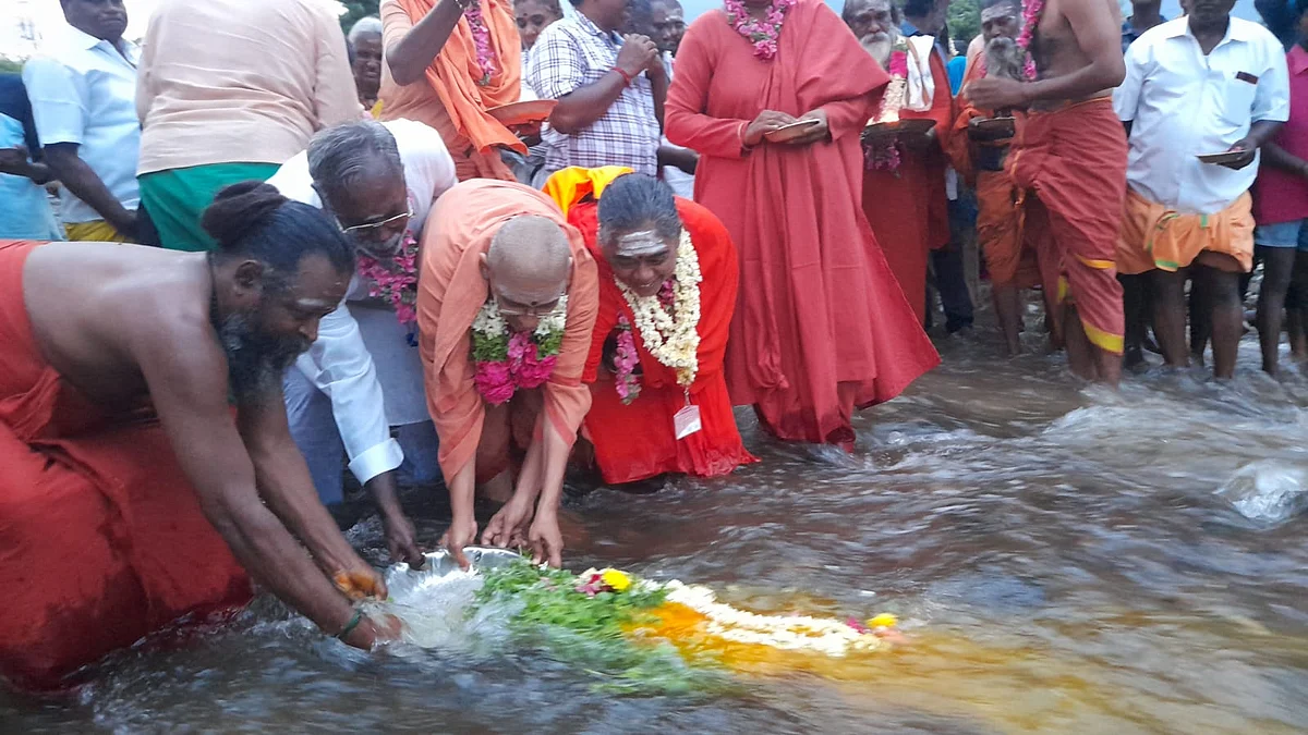 அமராவதி ஆற்றை வணங்கும் நிகழ்வு