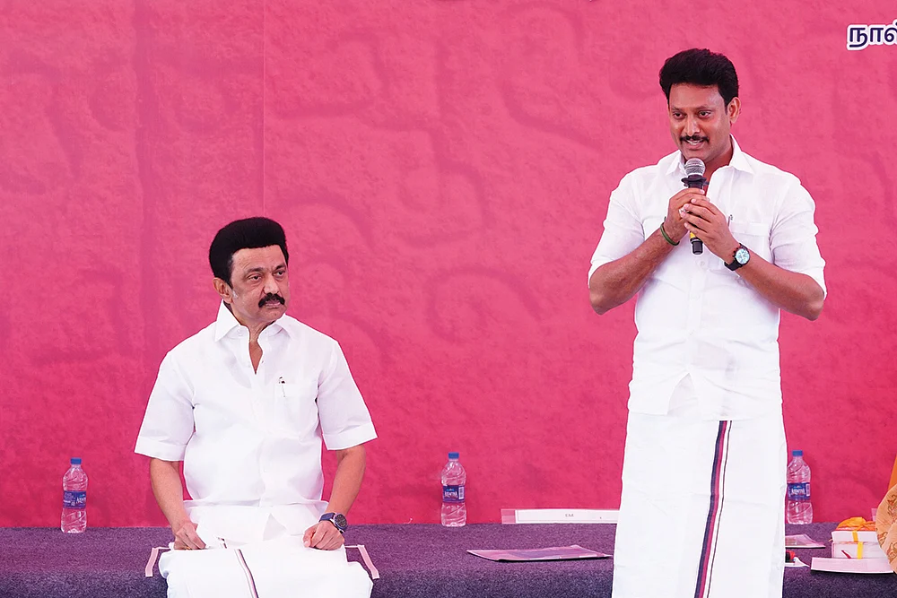 அமைச்சர் ஃபெயில்! - சொதப்பலில் பள்ளிக்கல்வித்துறை
