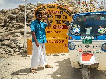 15,000 அடி உயரம், அஸ்ஸாம் பூகம்பம், சீனா வரை எலெக்ட்ரிக் ஆட்டோவில் பயணம் - கின்னஸ் கனவு நிறைவேறுமா?