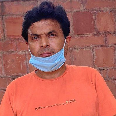 ஊரடங்கில் தொழிலாளர்களுக்கு விமான டிக்கெட் எடுத்து அனுப்பிய விவசாயி தற்கொலை - டெல்லியில் அதிர்ச்சி