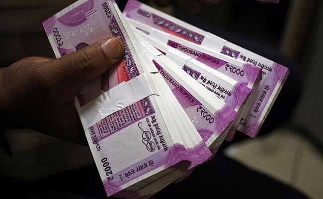 குஜராத்: முன்னணி தொழில் நிறுவனத்தில் வருமான வரி சோதனை... ரூ.1,000 கோடி கருப்பு பணம் கண்டுபிடிப்பு! 