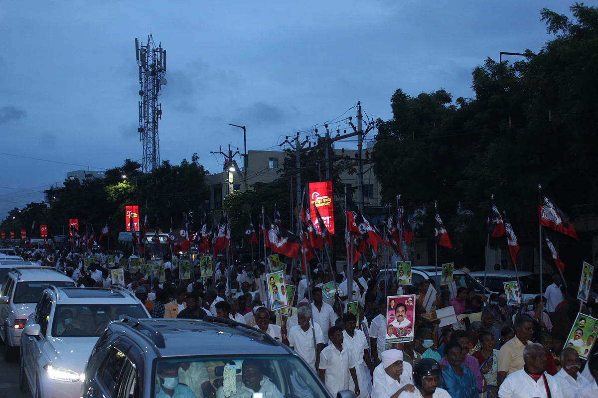 `கும்பகர்ணன்போல் தூங்குகிறது இந்த அரசு; நாங்கள்தான் தட்டி எழுப்புகிறோம்" - எடப்பாடி பழனிசாமி