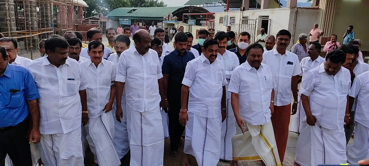 பழநி கோயிலில் பழனிசாமி