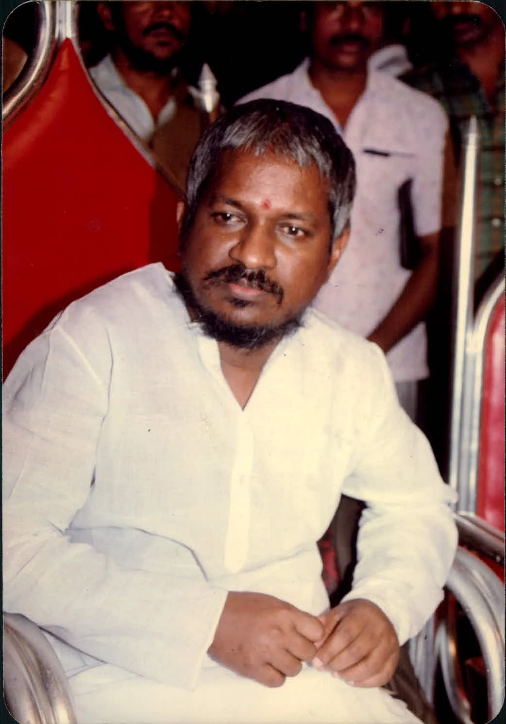 Rajavin Parvaiyil - Ilaiyaraaja