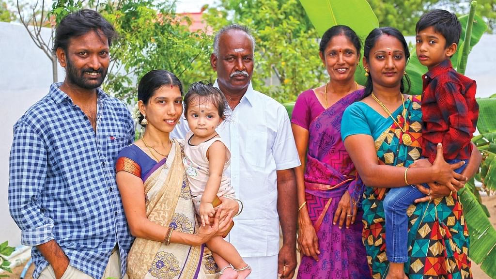 குடும்பத்துடன் இயக்குநர் சுரேஷ் சங்கையா