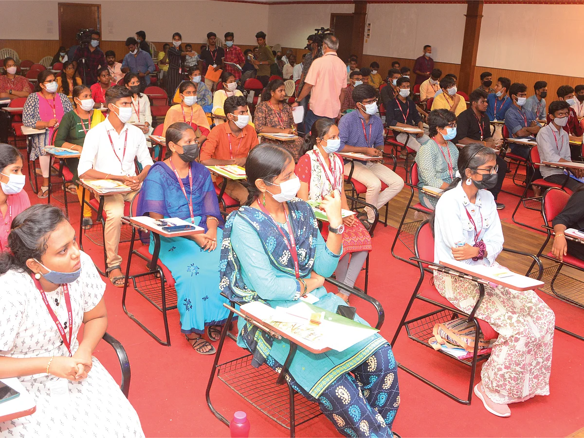 விகடன் மாணவப் பத்திரிகையாளர் பயிற்சித் திட்டம் 2022-23 - கூட்டுப் பயிற்சி முகாம்
