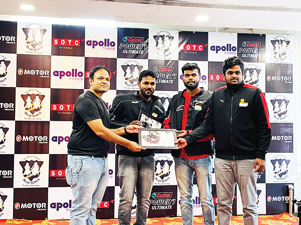 பீஸ்ட் ரைடர்ஸின் ஜாலி ரைடு!