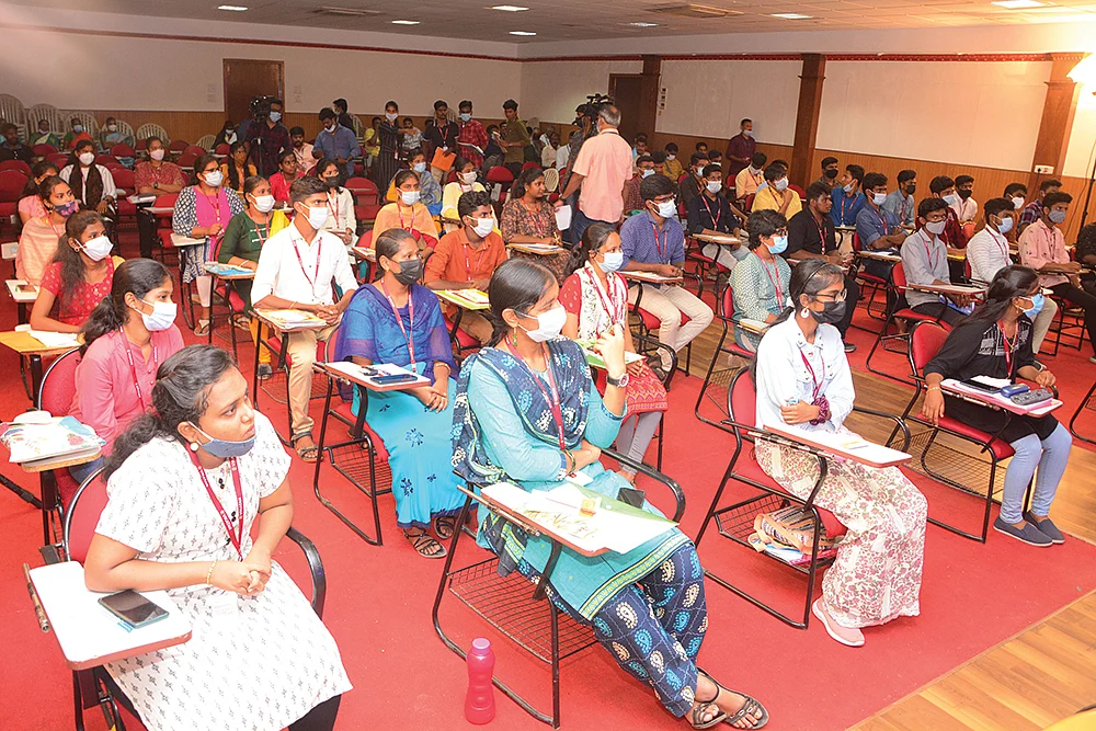 விகடன் மாணவப் பத்திரிகையாளர் பயிற்சித் திட்டம் 2022-23 - கூட்டுப் பயிற்சி முகாம்