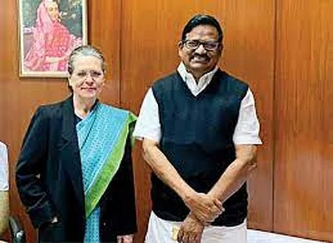 காங்கிரஸ் தலைவர் சோனியாவுடன் கே.எஸ்.அழகிரி