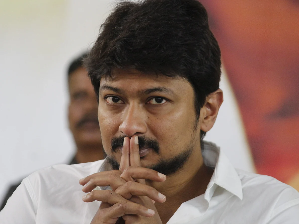 தொடர் ரெய்டு... டார்கெட் உதயநிதி!