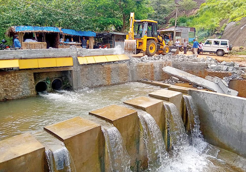 அத்துமீறிய ‘பிரைவேட்’ அருவிகள்... அடித்துநொறுக்கிய ஆட்சியர்! - FOLLOW UP
