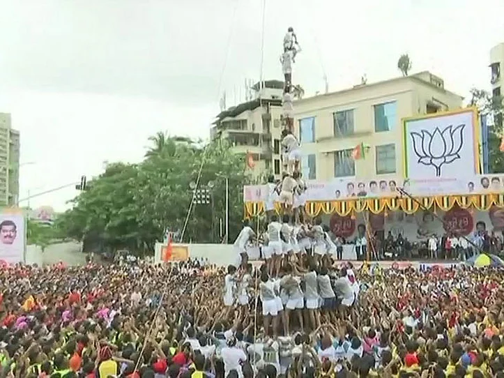 கிருஷ்ண ஜெயந்தியில் தயிர் பானை உடைக்கும் கோவிந்தாக்கள்; ரூ.10 லட்சம் இன்சூரன்ஸ்!
