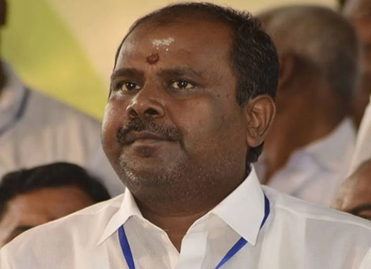 உதயக்குமார்