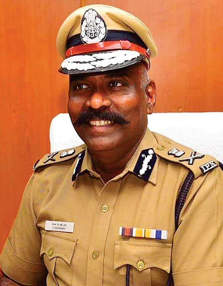 டேவிட்சன் தேவாசீர்வாதம்