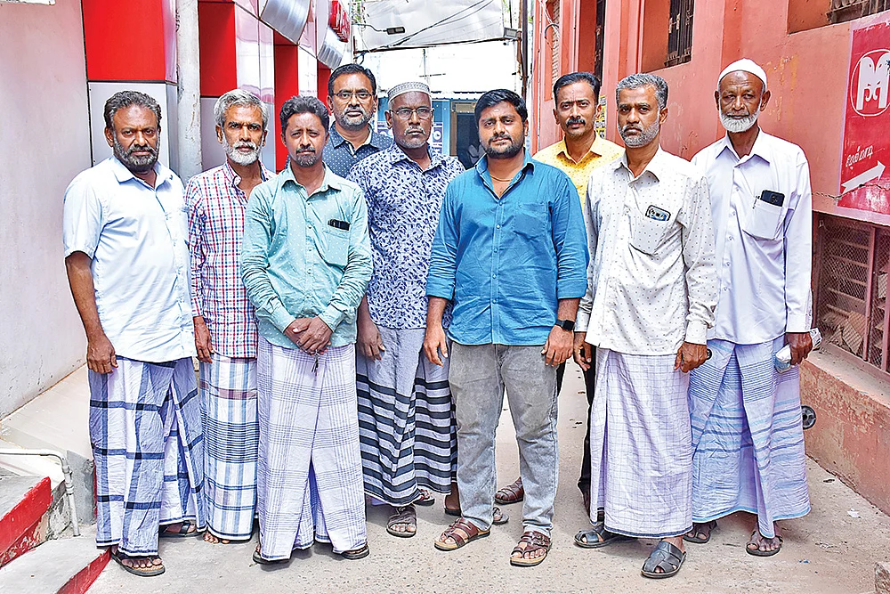 புது பஸ் ஸ்டாண்ட் வேண்டாம்! - அமைச்சருக்கு எதிராகப் போராடும் மக்கள்