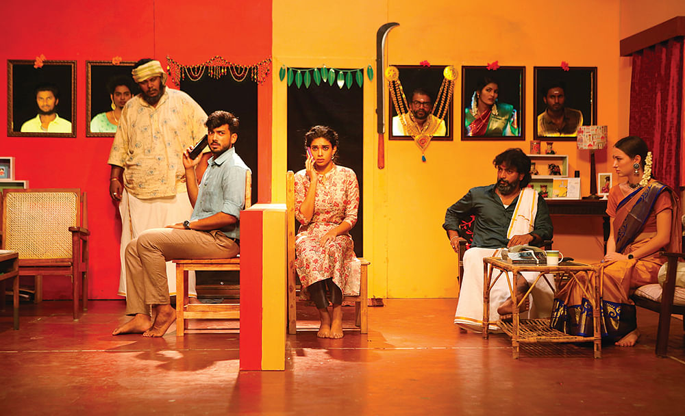 நட்சத்திரம் நகர்கிறது Review: மூன்று வால் நட்சத்திரங்களும் அவற்றின் நகர்வுகளும் சொல்லும் சேதி என்ன? | Pa Ranjith's Natchathiram Nagargirathu Movie Review