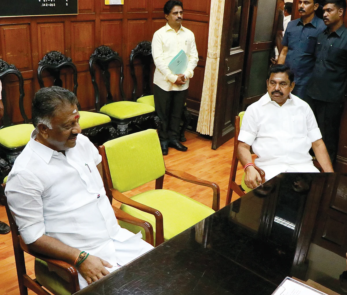 மிஸ்டர் கழுகு: மீண்டும் பொதுக்குழு வழக்கு... அ.தி.மு.க-வில் திக்... திக்... திக்..!