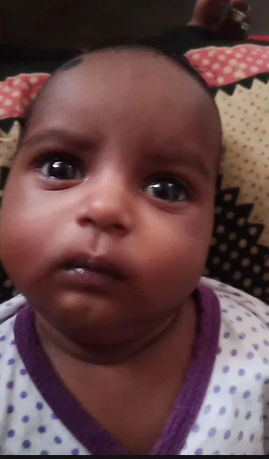 குழந்தையாக டானியா