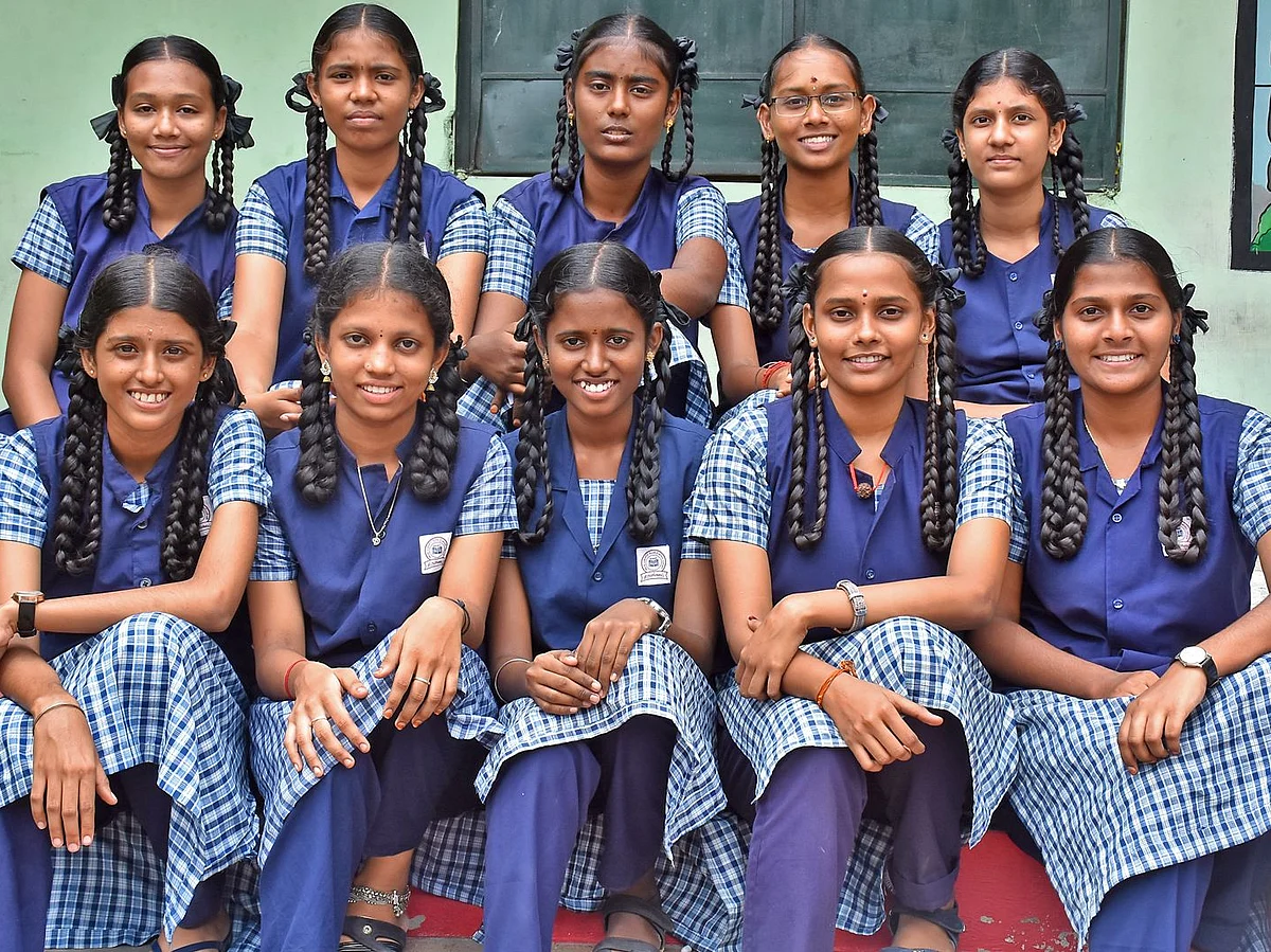 திருமங்கலம் டு ஸ்ரீ ஹரிகோட்டா - நாட்டையே திரும்பிப் பார்க்க வைத்த மதுரை அரசுப் பள்ளி மாணவிகள்!