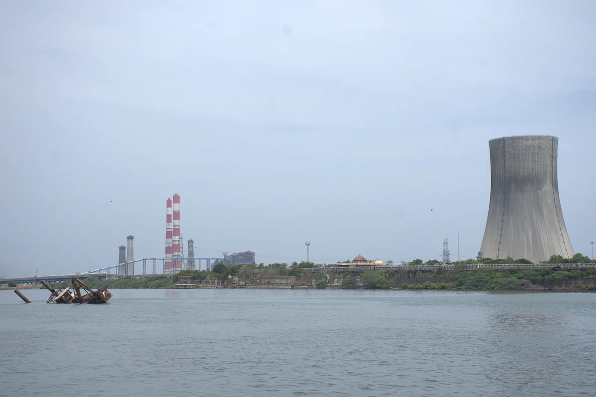 எண்ணூர் கடற்கரை