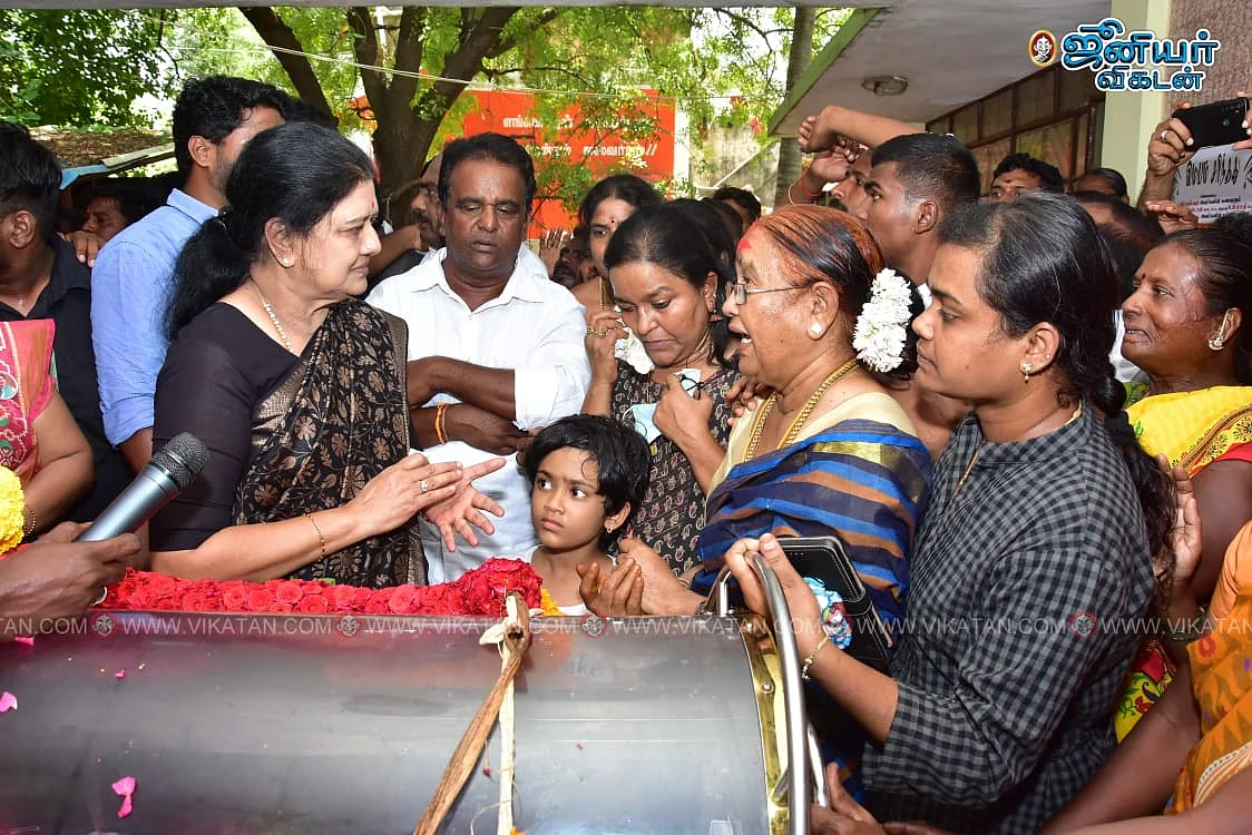 சசிகலா