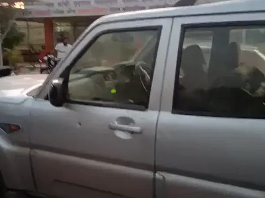 புனே: நள்ளிரவில் துப்பாக்கிச்சூடு; 4 வாகனங்களில் பல கி.மீ சேஸிங் - ரூ.3.6 கோடி ஹவாலா பணம் கொள்ளை