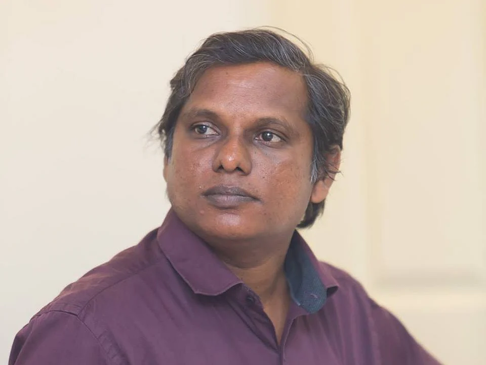 PS -1 : பொன்னி நதி மட்டுமல்ல பொன்னியின் செல்வனில் 12 பாடல்கள் எழுதியிருக்கும் கவிஞர் இவர்தான்!