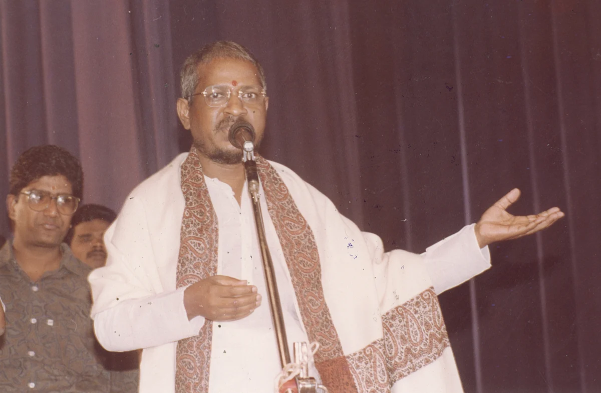 Rajavin Parvaiyil - Ilaiyaraaja -1