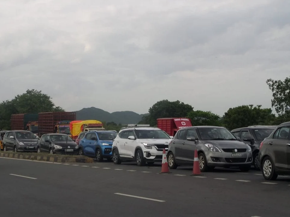 சென்னை - திருச்சி: பழுதடைந்த பாலம்; வாகன அணிவகுப்பால் ஏற்படும் நெரிசல்; மாற்று வழிகள் என்னென்ன?
