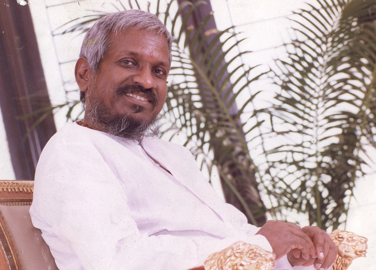 Rajavin Parvaiyil - Ilaiyaraaja - 4