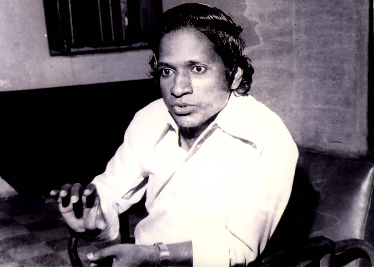 Rajavin Parvaiyil - Ilaiyaraaja - 16
