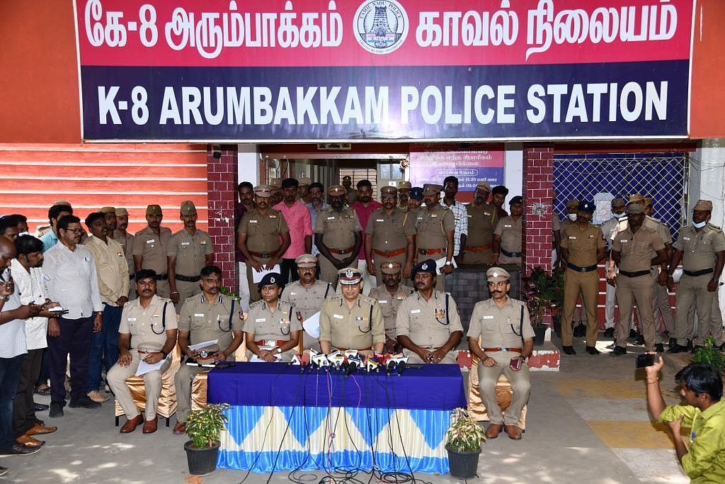 வங்கி கொள்ளையில் `திடீர்' திருப்பம் - இன்ஸ்பெக்டர் அமல்ராஜ் வீட்டில் 3.5 கிலோ தங்கம் சிக்கியது!
