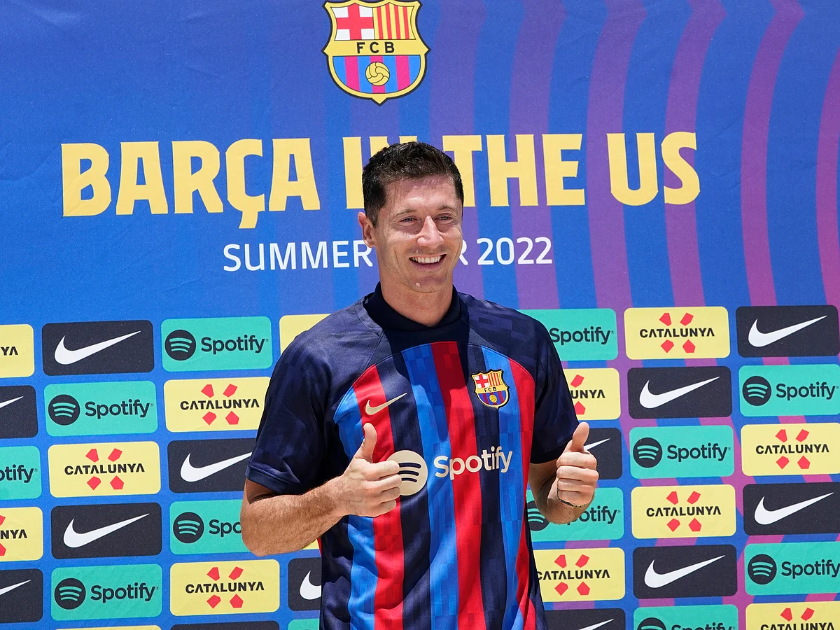 Football Transfer Window: வீரர்களை வாங்கப் போராடும் செல்சீ; கௌசிக் போல் குறுக்கே போகும் பார்சிலோனா!