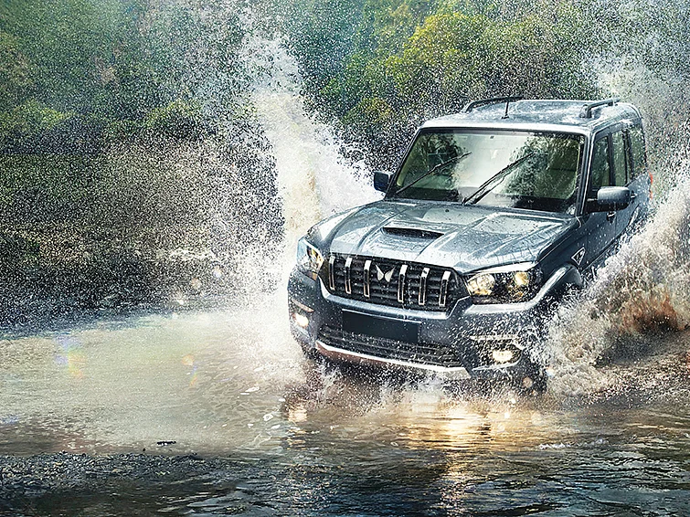 இது க்ளாஸிக் ஸ்கார்ப்பியோ!