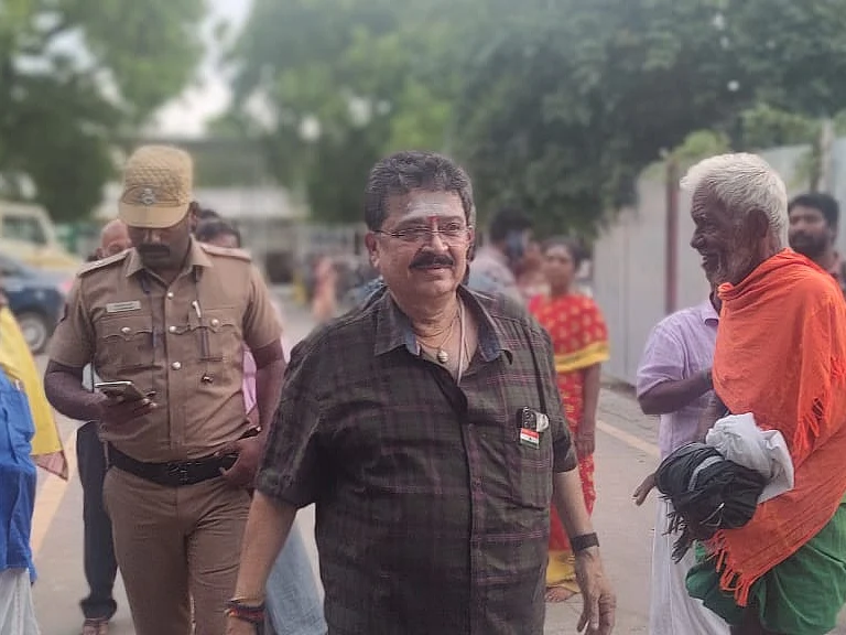 ``அரசியலில் தற்போது மெளன விரதத்தைக் கடைப்பிடிக்கிறேன்” - எஸ்.வி.சேகர் ஓப்பன் டாக்