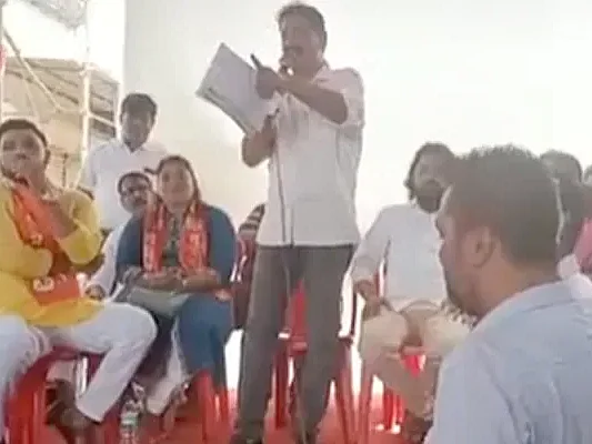 ``தாக்கரே ஆதரவாளர்கள் காலை உடையுங்கள்; ஜாமீனில் எடுக்கிறேன்” - ஷிண்டே ஆதரவு எம்எல்ஏ பேச்சால் சர்ச்சை