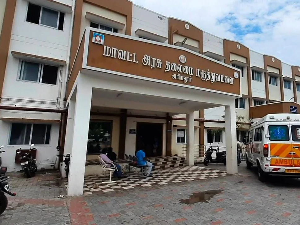 அரியலூர்: `பிள்ளைகளுடன் ஒருவரை அனுப்புங்கள்!' - உயிரிழப்பைத் தடுக்கப் பெற்றோருக்கு போலீஸ் அறிவுரை