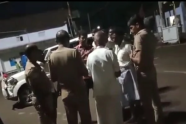 மோதலில் கார் கண்ணாடி உடைப்பு