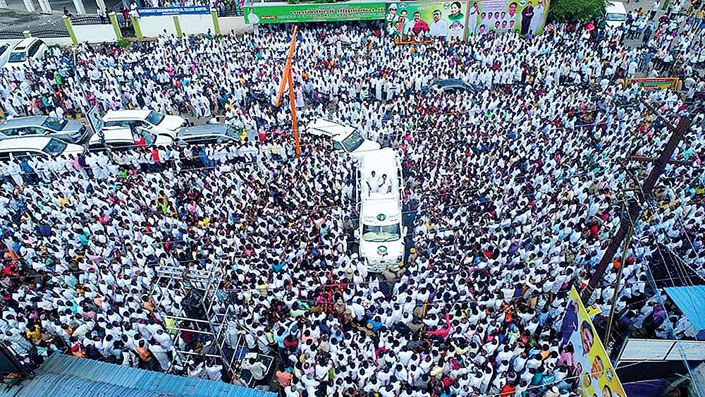 எடப்பாடிக்கு ஏன், எப்படி கூட்டம் கூடுகிறது?