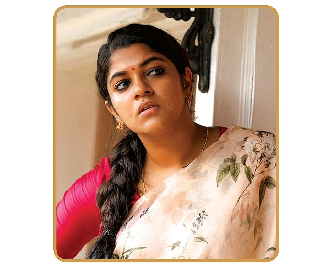 அபர்ணா பாலமுரளி
